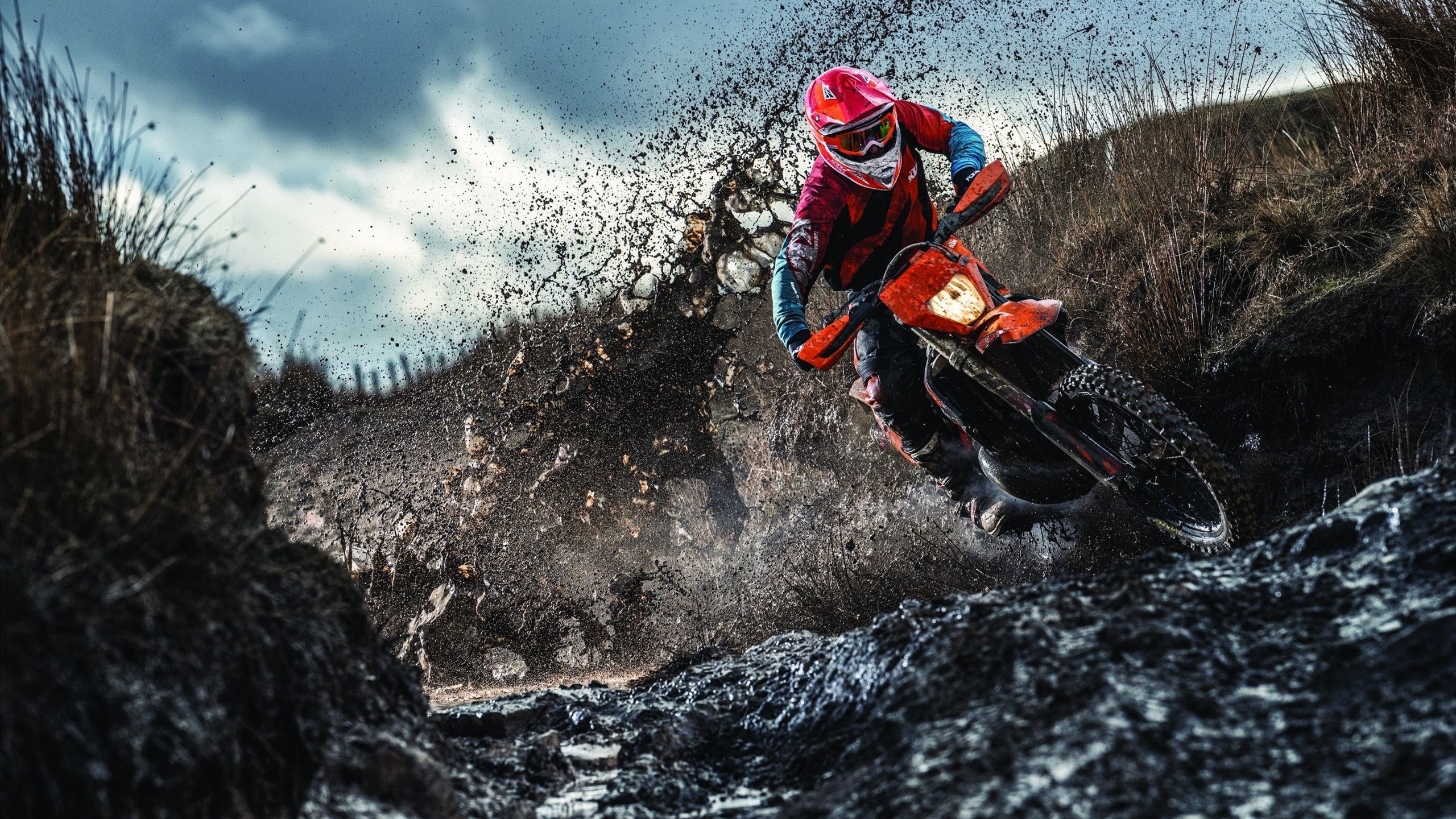 西亚卡姆表示每场都要拿出百分百专注，西亚卡姆百科