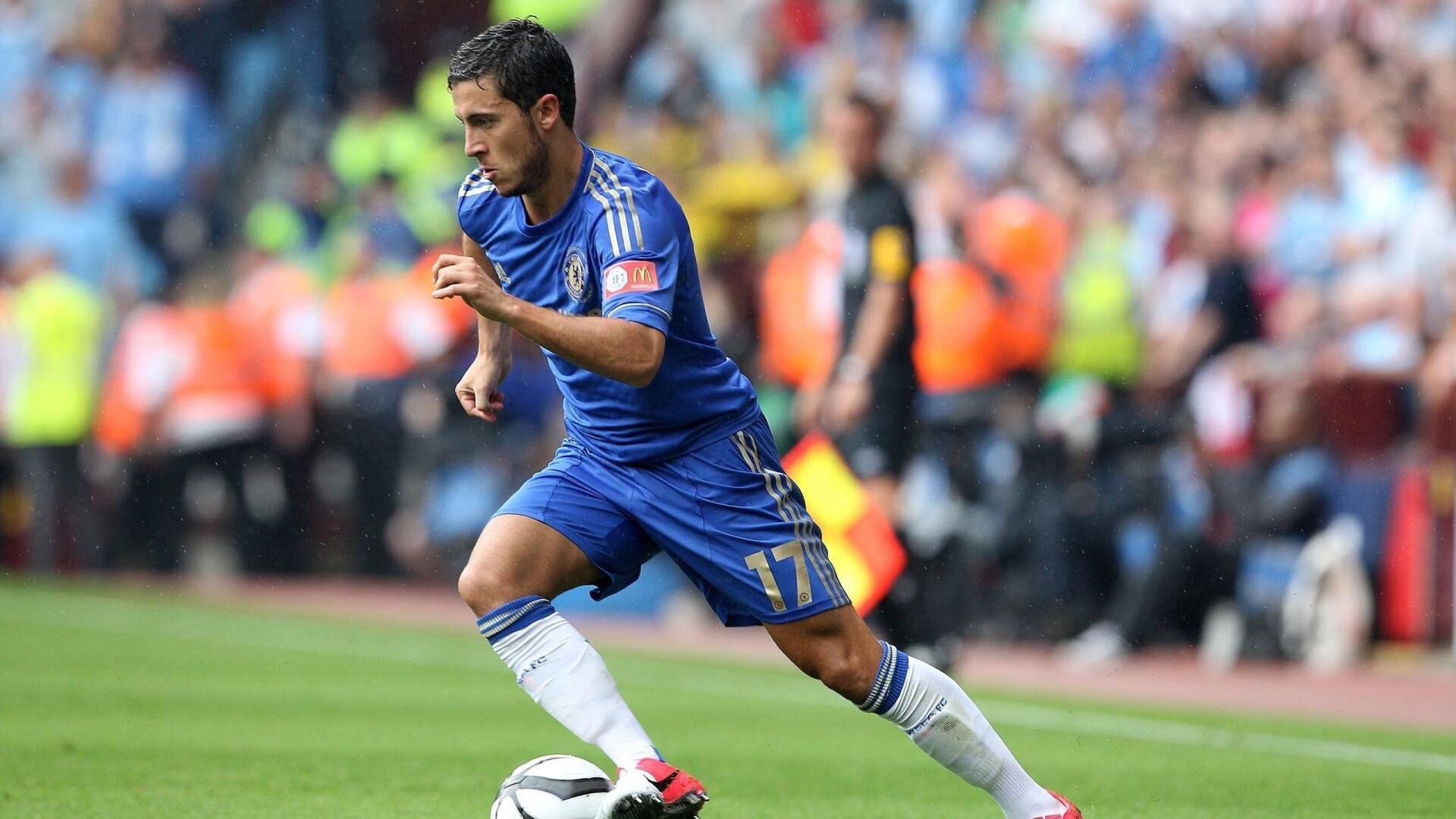 足球宝贝评选活动引发关注，展现球迷热情，足球宝贝哪个好看